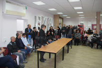 بالصور: لجنة أولياء الأمور تُنظم اجتماعاً في المدرسة الثانوية الشاملة للمطالبة بتحسين اوضاع الطلاب 